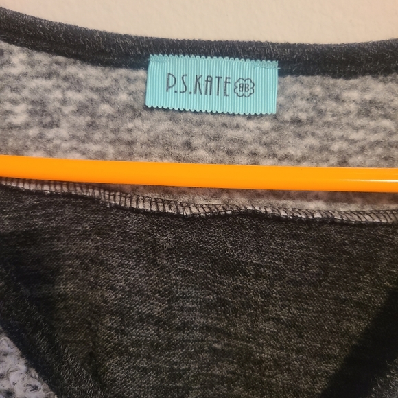 Sweatshirt - Picture 3 of 4